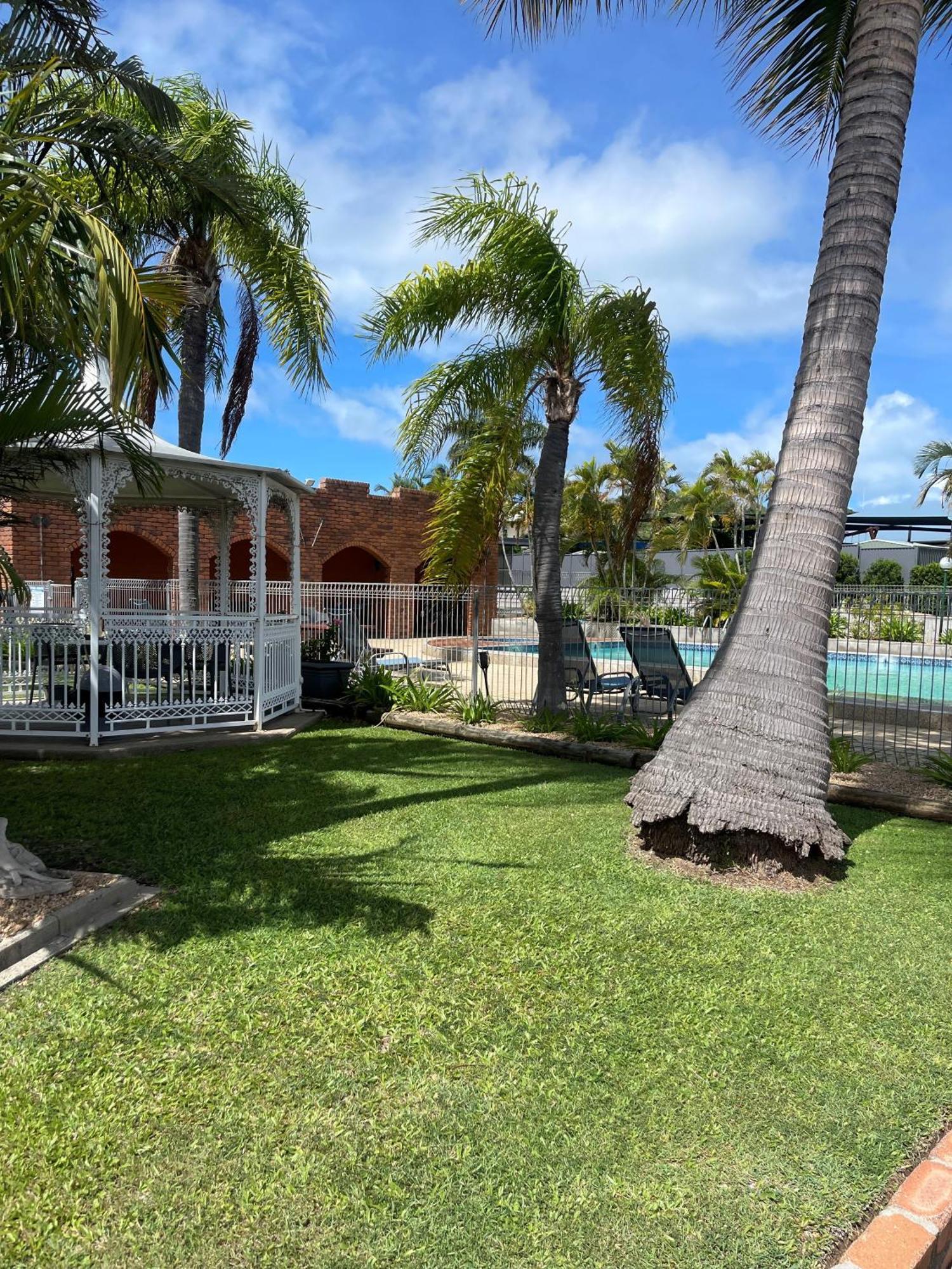 Castle Motor Lodge Bowen Exterior foto